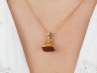 Victorian 18ct Gold Seal with Carnelian Base with Intaglio of Eagle & Monogram J W
