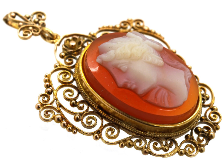 14ct Gold Classical Pendant of a Ladies Head