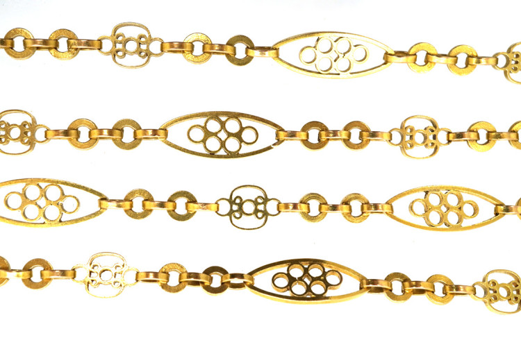 Edwardian 18ct Gold Decorated Chain