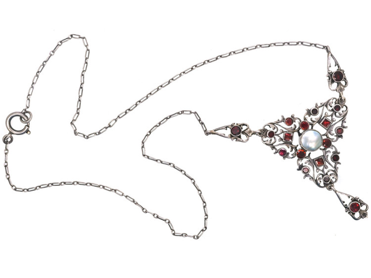 Edwardian Silver, Flat Cut Almandine Garnets & Blister Necklace