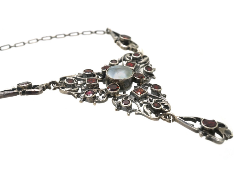 Edwardian Silver, Flat Cut Almandine Garnets & Blister Necklace