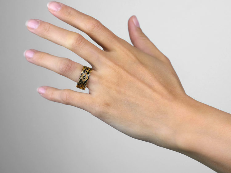 Georgian 18ct Gold & Black Enamel Memorial Ring