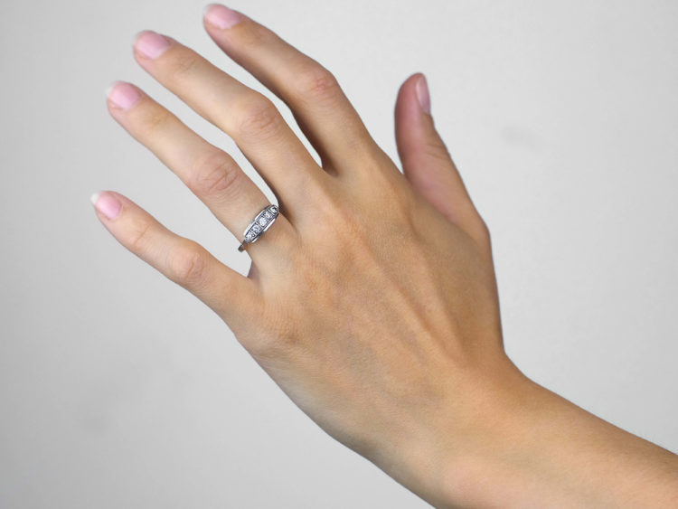 Art Deco 14ct White Gold & Diamond Five Stone Ring