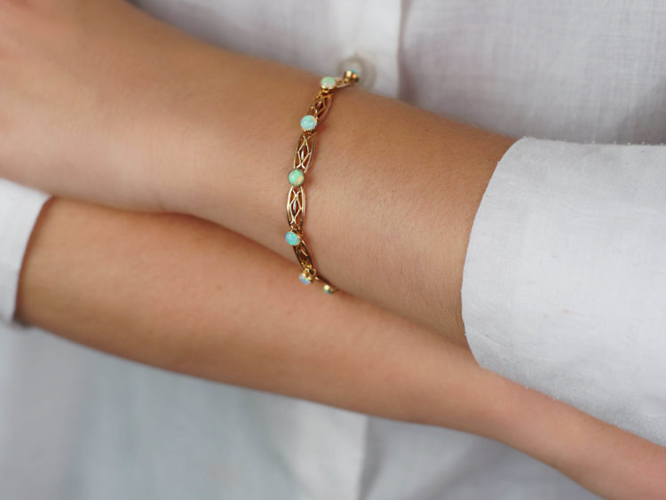 Edwardian 15ct Gold & Opal Bracelet