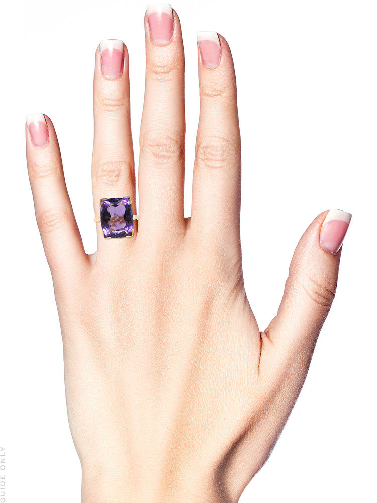 9ct Gold & Amethyst Ring