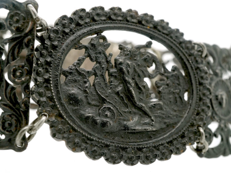 Berlin Iron Collar