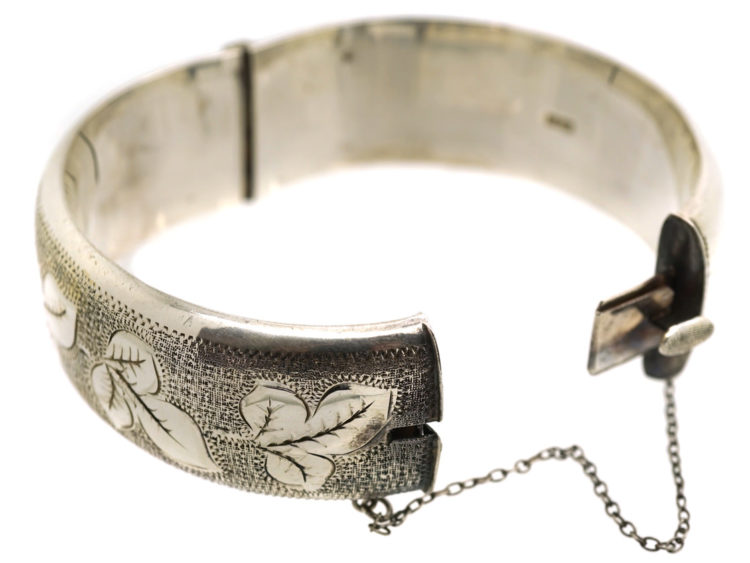 Silver Bangle with Strawberry Leaf Engraved Motif