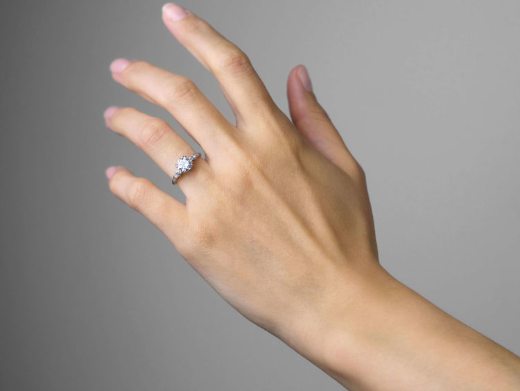 Art Deco 18ct White Gold & Platinum & Diamond Solitaire Ring with Diamond Shoulders