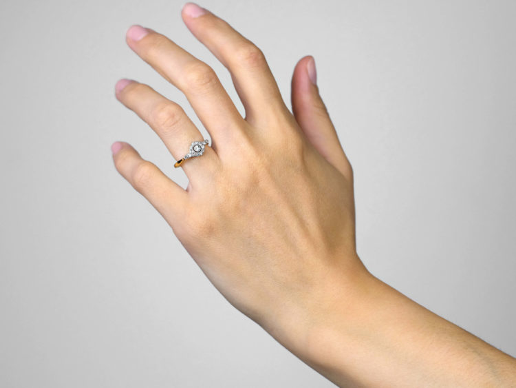 Edwardian 18ct Gold & Platinum Overlapping Diamond Cluster Ring