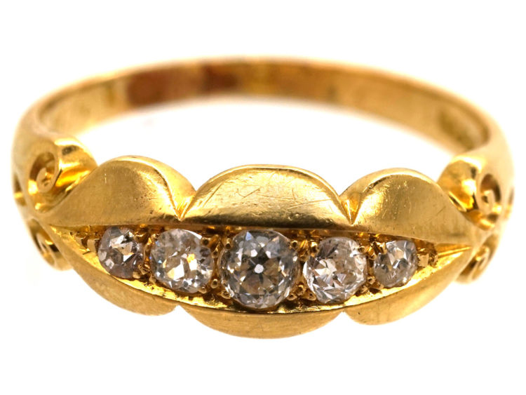 Edwardian 18ct Gold Five Stone Diamond Ring with Scalloped Edge