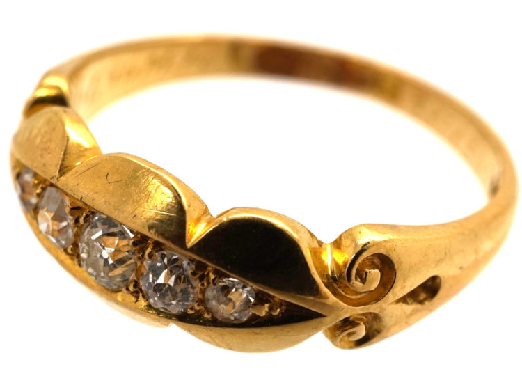 Edwardian 18ct Gold Five Stone Diamond Ring with Scalloped Edge