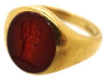 Victorian 18ct Gold Signet Ring set with a Carnelian Crest Intaglio