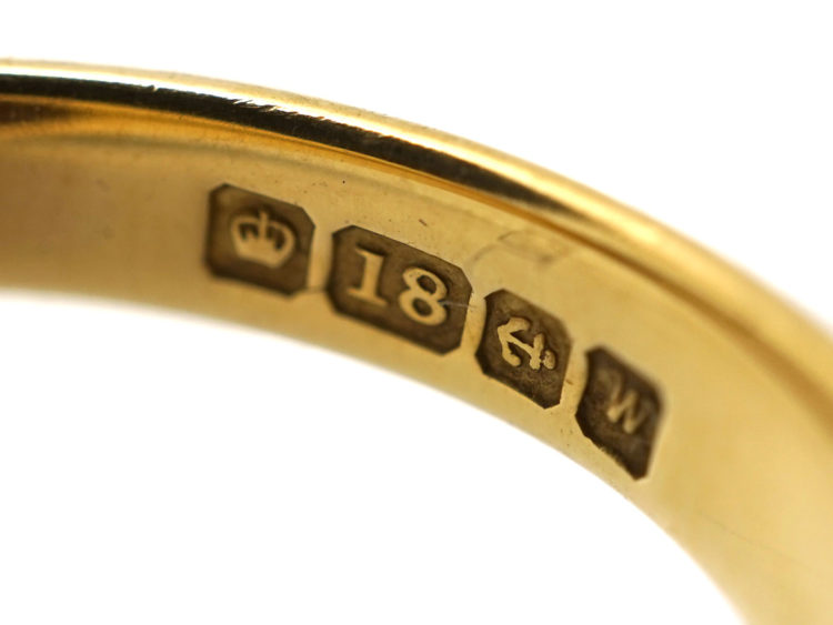 Victorian 18ct Gold Signet Ring set with a Carnelian Crest Intaglio