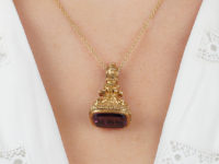 Victorian 18ct Gold Seal with Amethyst Base