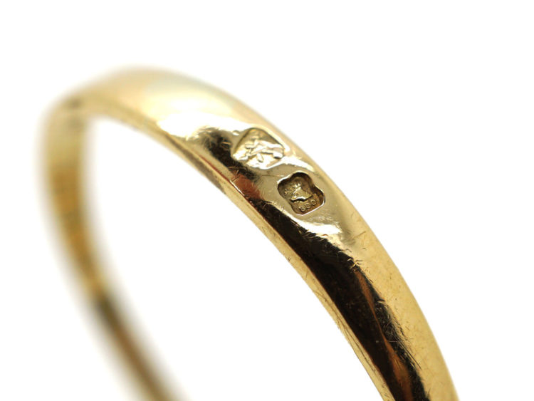 18ct Gold & Rectangular Aquamarine Ring