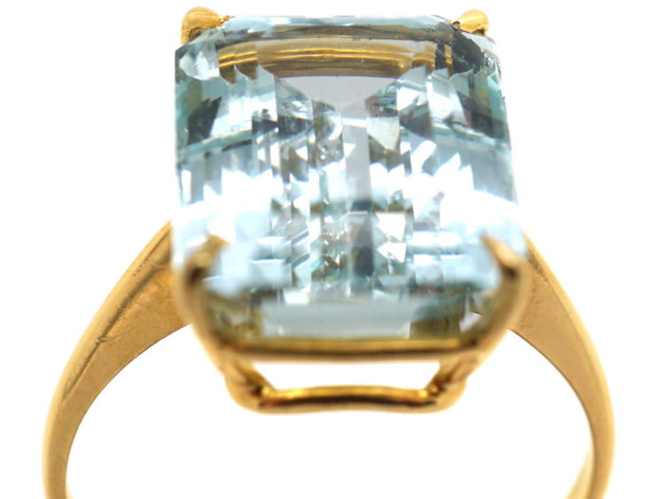 18ct Gold & Rectangular Aquamarine Ring