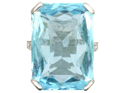 Large 18ct White Gold Rectangular Aquamarine Ring