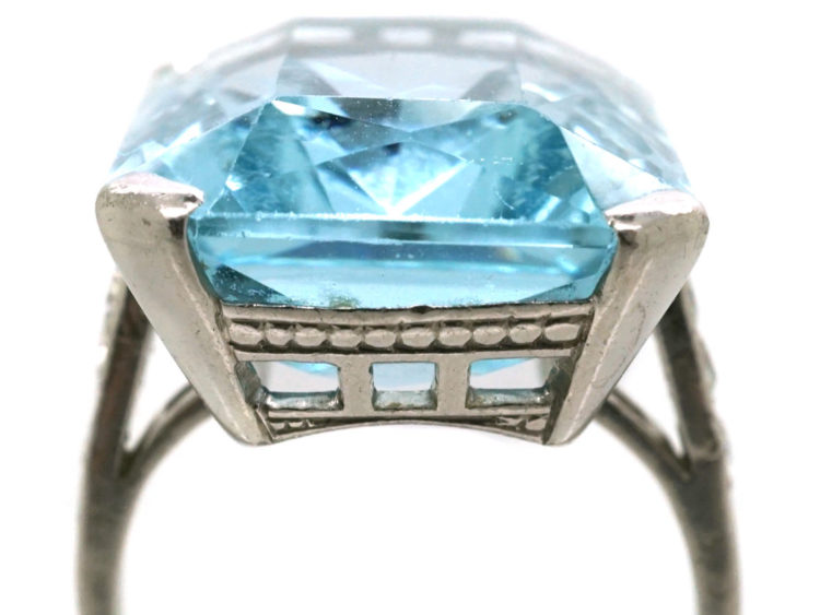 Large 18ct White Gold Rectangular Aquamarine Ring