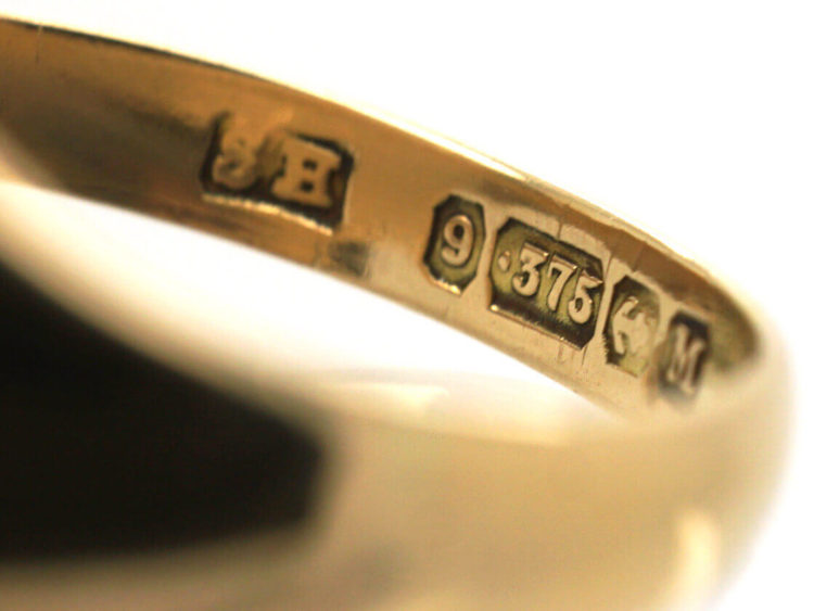 9ct Gold Signet Ring with Intaglio of a Spaniel