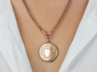 Edwardian 9ct Gold Back & Front Round Locket