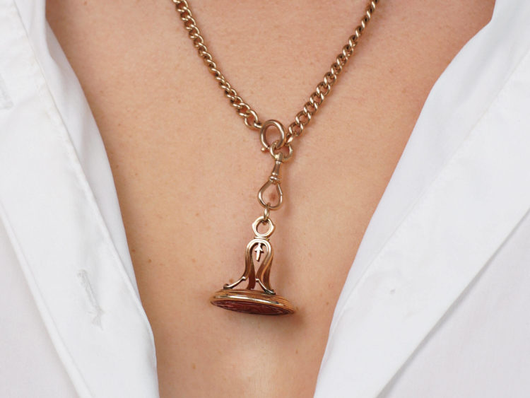 Georgian Gold Cased Seal with Carnelian Base with Intaglio of a Crest with Lion Rampant