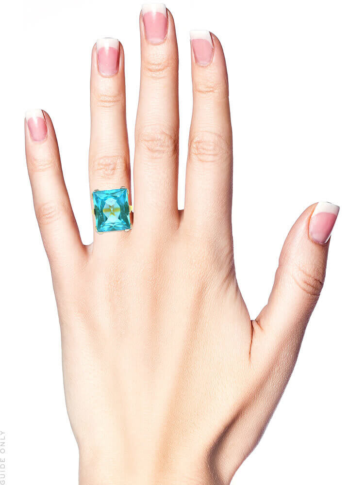 18ct Gold Synthetic Blue Spinel Ring