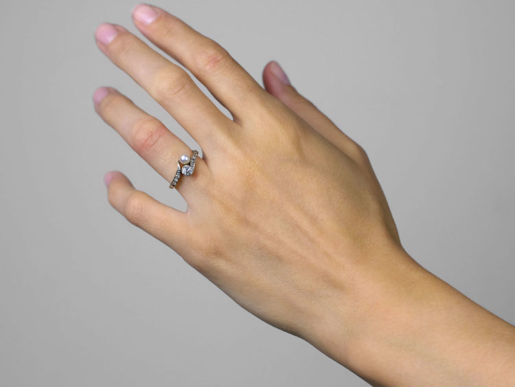 Edwardian 18ct Gold & Platinum Crossover Ring set with a Natural Pearl & a Diamond