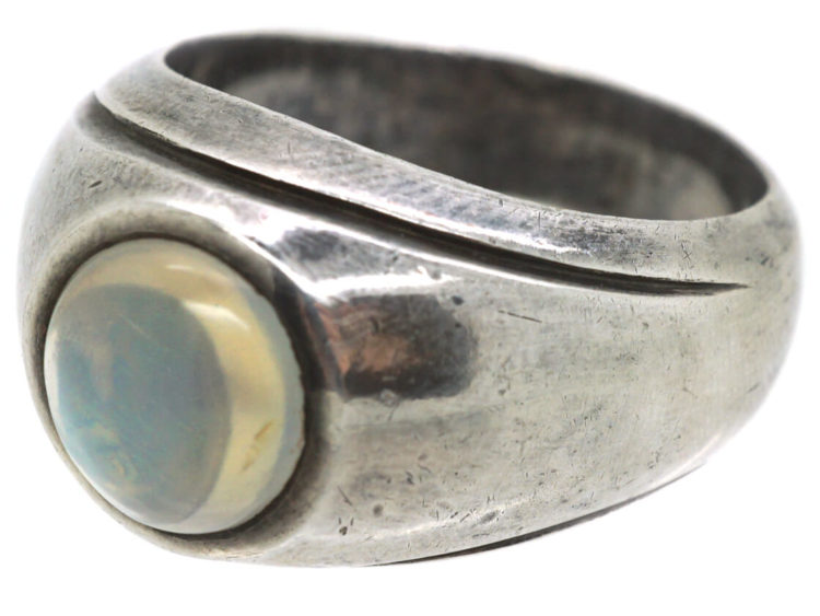 Silver Ring set with a Moonstone
