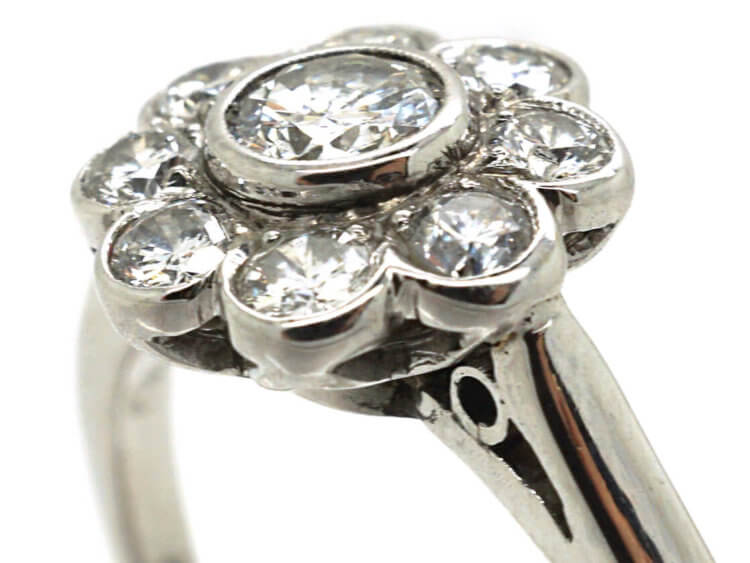 Austrian Early 20th Century 18ct White Gold Diamond Daisy Cluster Ring