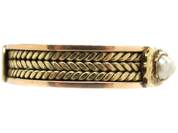 Victorian 9ct Gold Ring set with Three Natural Split Pearls