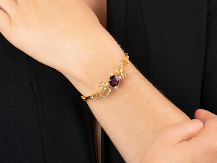 15ct Gold Amethyst & Natural Split Pearls Bangle