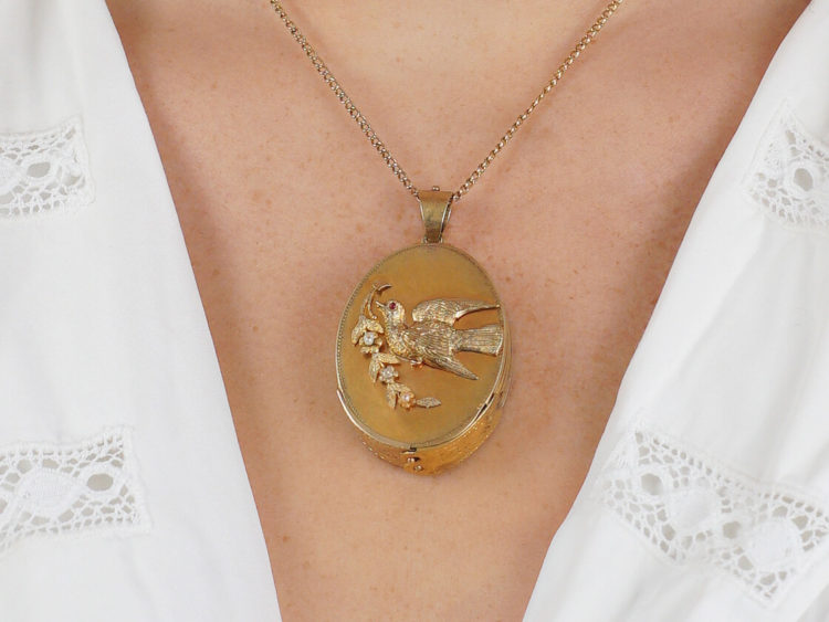 Victorian 15ct Gold Locket Pendant with Seven Compartments