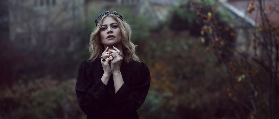 The Dark Beauty of Mourning Jewellery