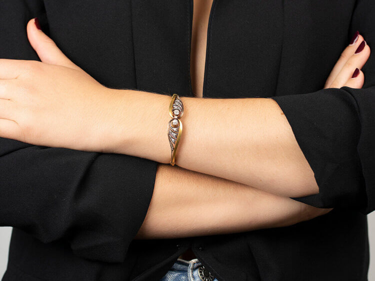 Edwardian 15ct Gold & Diamond Bangle