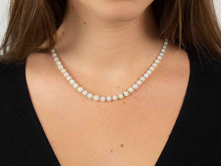 Edwardian Graduated Opal Bead Necklace with 9ct White Gold Clasp