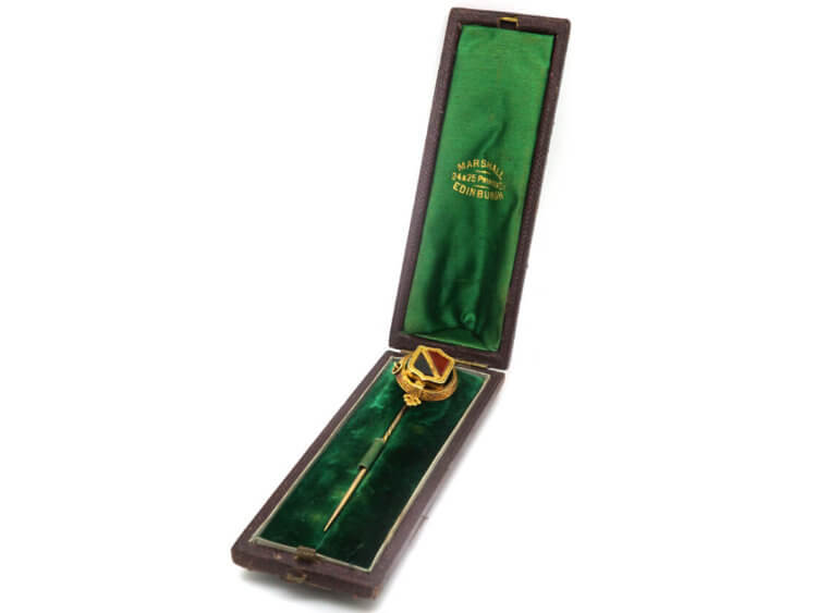 Victorian 15ct Gold, Jasper & Bloodstone Scottish Shield Tie Pin in Original Case