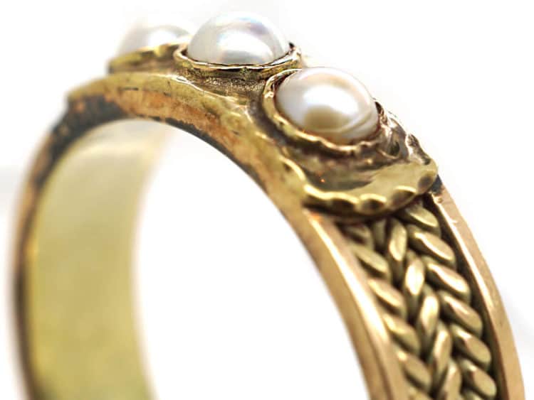 Victorian 9ct Gold Ring set with Three Natural Split Pearls