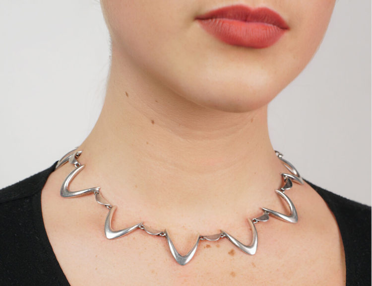 Silver Boomerang Link Collar by E Dragsted