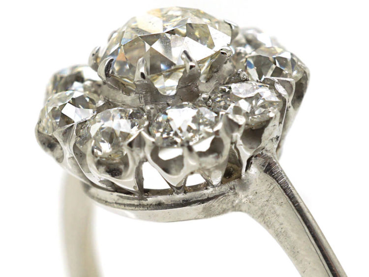 18ct White Gold Diamond Cluster Ring