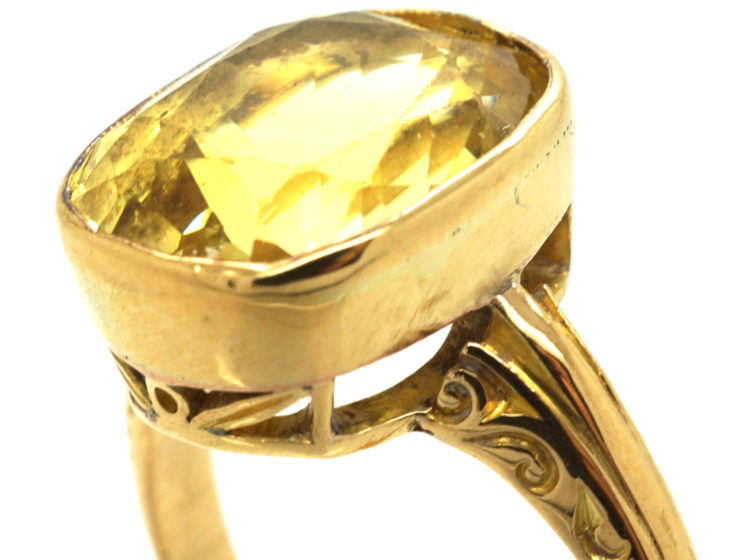 Art Deco 18ct Gold & Large Yellow Sapphire Ring