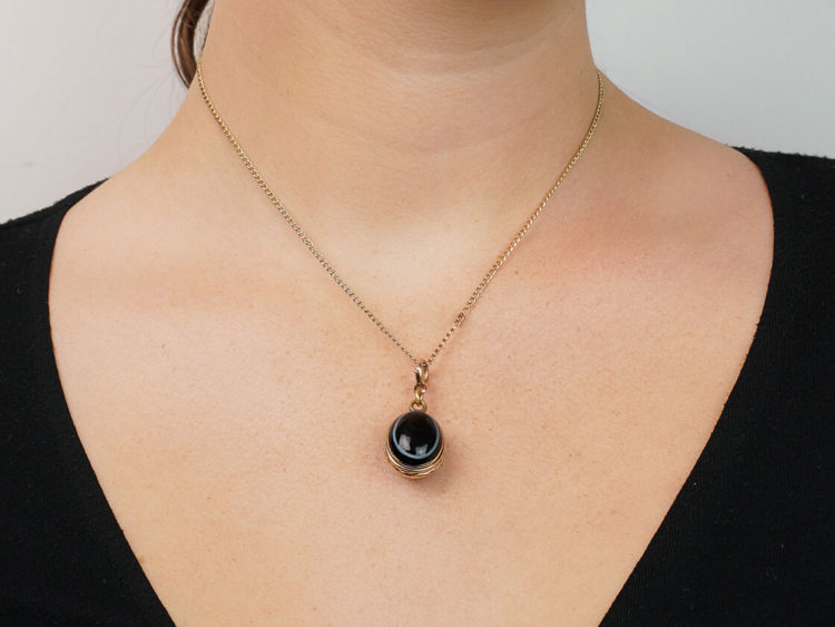 Victorian 15ct Gold Oval Onyx Locket