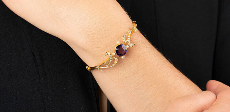 15ct Gold Amethyst & Natural Split Pearls Bangle