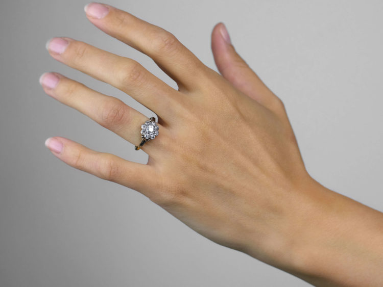 Edwardian 18ct Gold & Platinum Diamond Daisy Cluster Ring