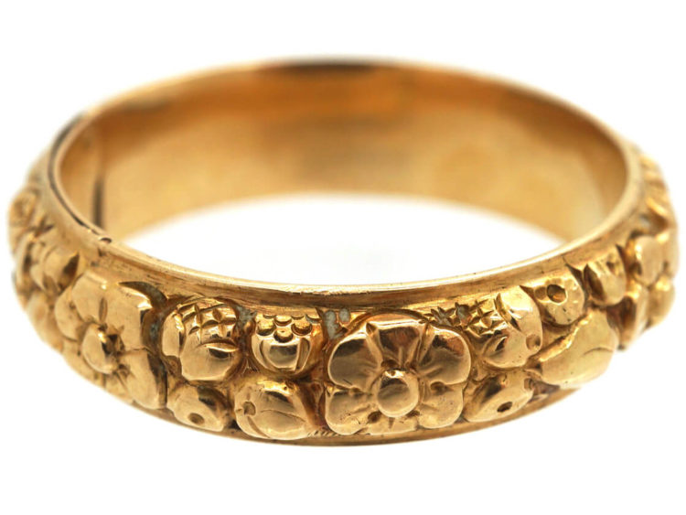 Georgian 18ct Gold Repoussé Band Ring with Hidden Locket Compartment