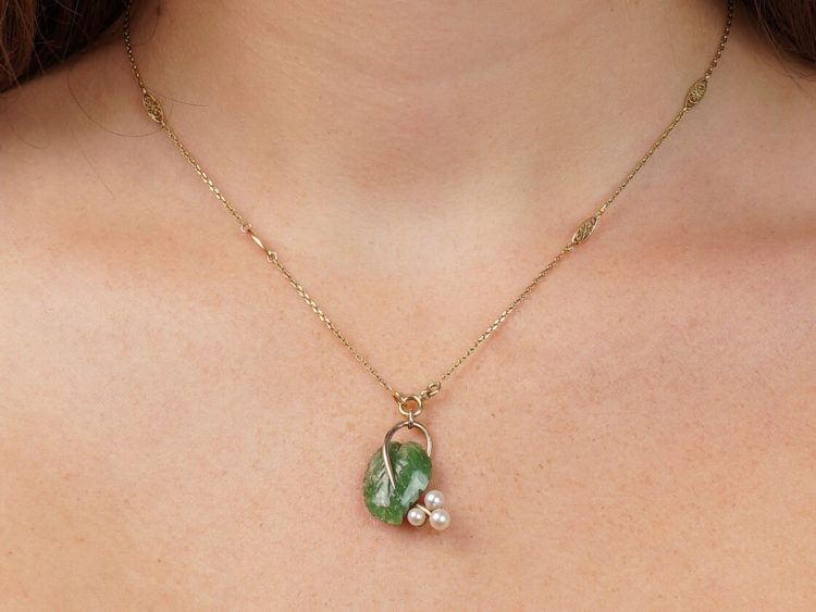 15ct Gold, Jade & Pearl Pendant
