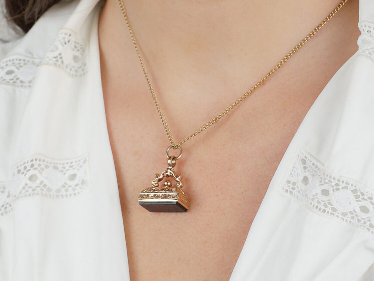 9ct Gold Seal with Black Onyx Base