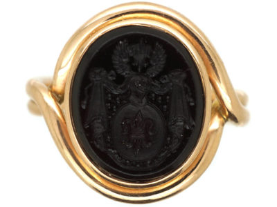 Victorian 18ct Gold Signet Ring with Onyx Intaglio of a Crest
