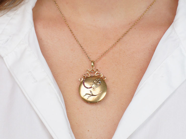 Art Nouveau 18ct Gold Locket with Eagle's Head & Leaf Motif