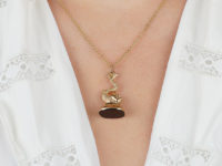 9ct Gold Dolphin Seal with Onyx Base