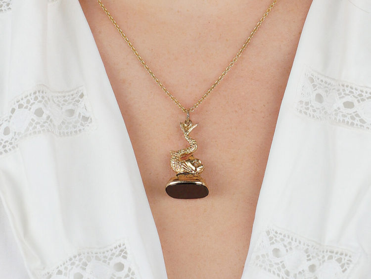 9ct Gold Dolphin Seal with Onyx Base
